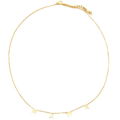 Gouden ketting met de letters mama