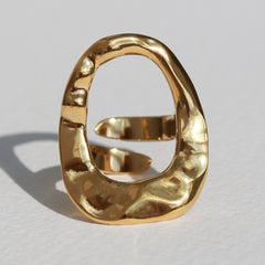 Gouden ring organisch statement