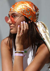 Pañuelo de satén estilo bandana con diseño de sol barroco