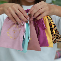 Bolsa de regalo de terciopelo marrón