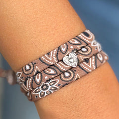 Bracelet marron style bandana avec cœur en argent