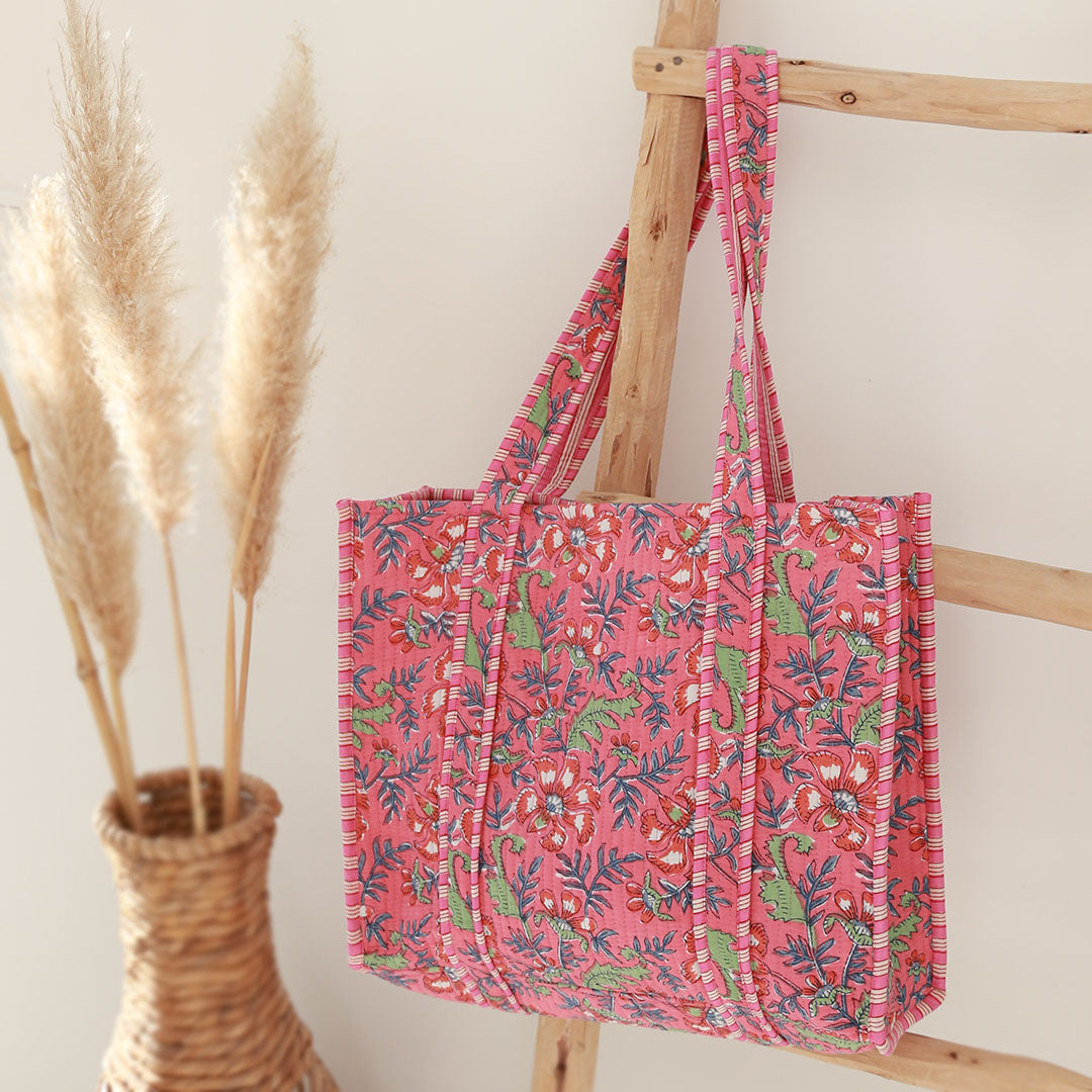 Bolso de hombro con estampado de bloques rosa
