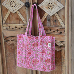 Bolso de hombro con estampado de bloques en rosa paisley