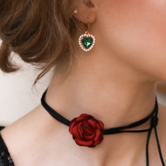 Earrings rhinestone heart emerald