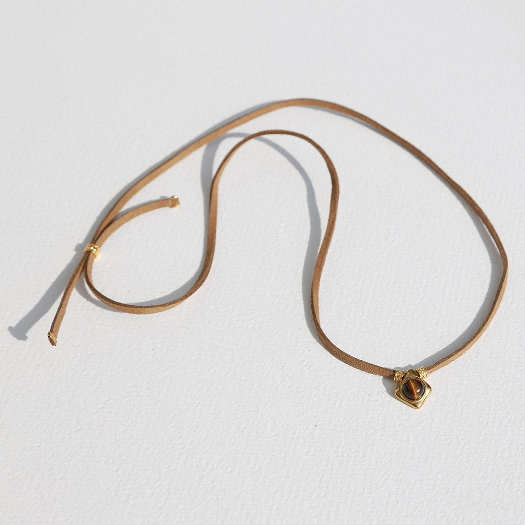 Wildlederchoker mit Tigerauge