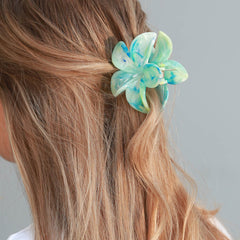 Pinza para el pelo con forma de flor, color verde pastel y remolino