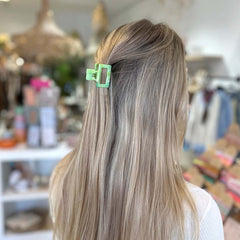 Remolino de pinza de pelo verde pequeño