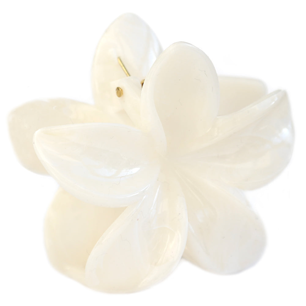 Pinza para el pelo con forma de flor color crema pastel