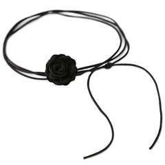 Gargantilla flor negra