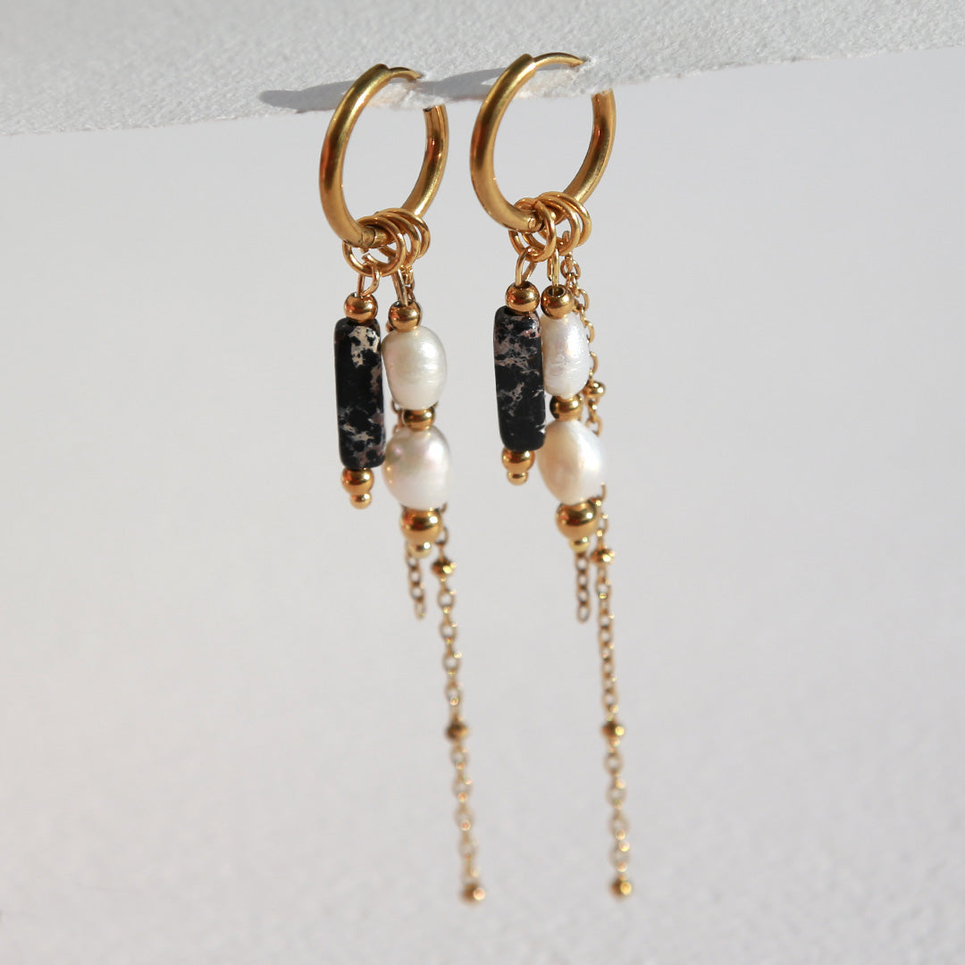 Gold earrings pearl stone black