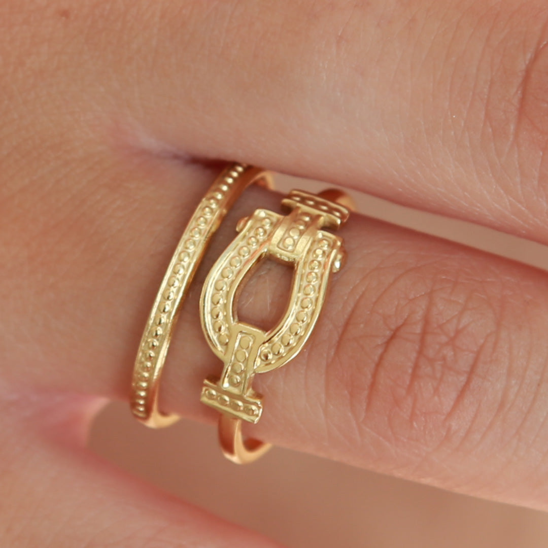 Bague d'or buckle