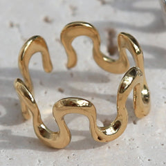 Remolino de anillo de oro