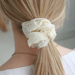 Chouchou brodé beige