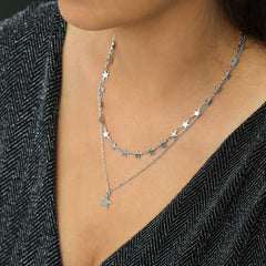 Collar de plata cielo lleno de estrellas