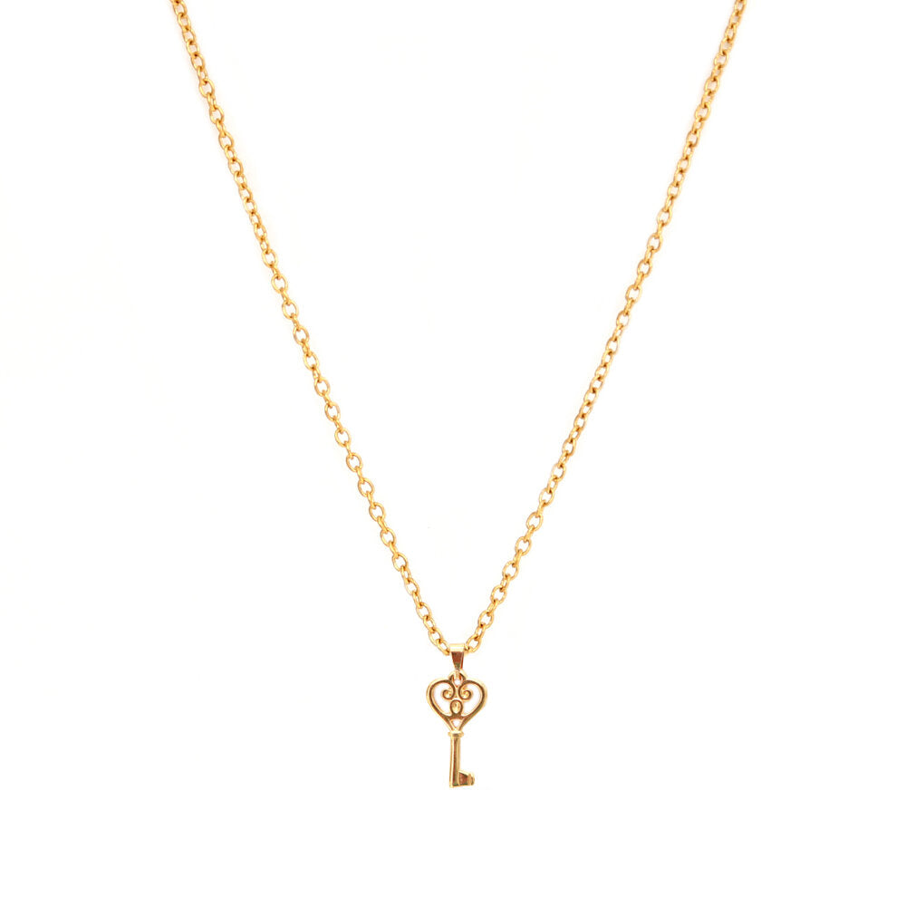 Cadena de oro con forma de corazón